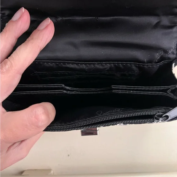 Vera Bradley Your Turn Quilted Smartphone Wristlet - Picture 7 of 7